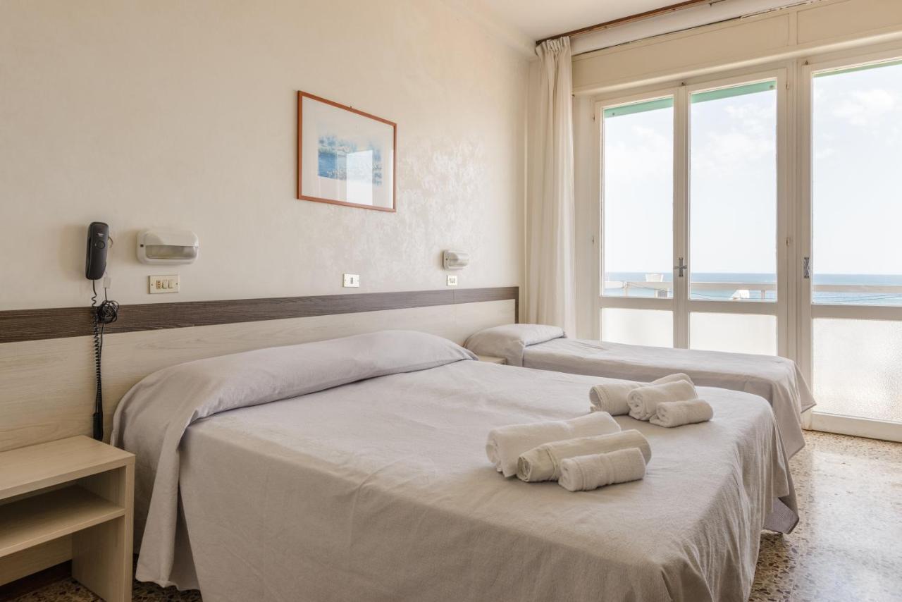 Hotel Europa Gabicce Mare Kültér fotó