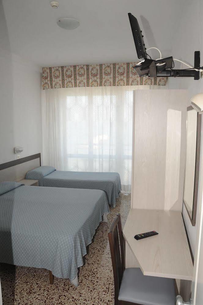 Hotel Europa Gabicce Mare Kültér fotó